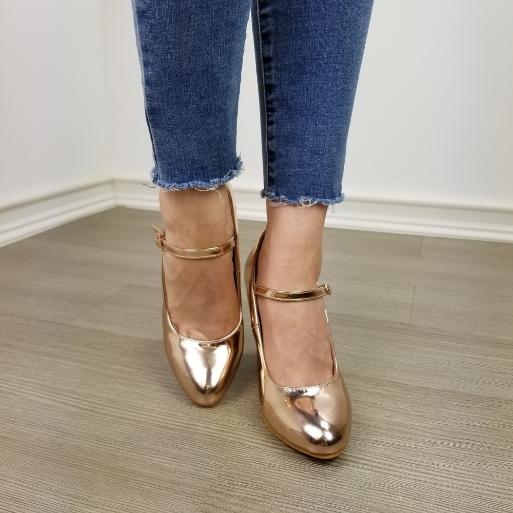Rose gold metallic round toe pumps - Picture 6 of 7